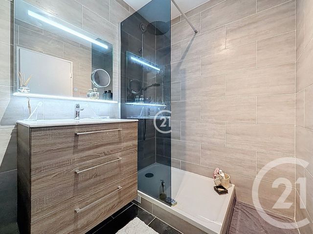 Appartement F3 à vendre - 3 pièces - 79.08 m2 - MONTREUIL - 93 - ILE-DE-FRANCE - Century 21 Boissière Immobilier