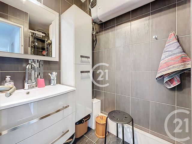 Appartement F4 à vendre - 4 pièces - 64.22 m2 - MONTREUIL - 93 - ILE-DE-FRANCE - Century 21 Boissière Immobilier