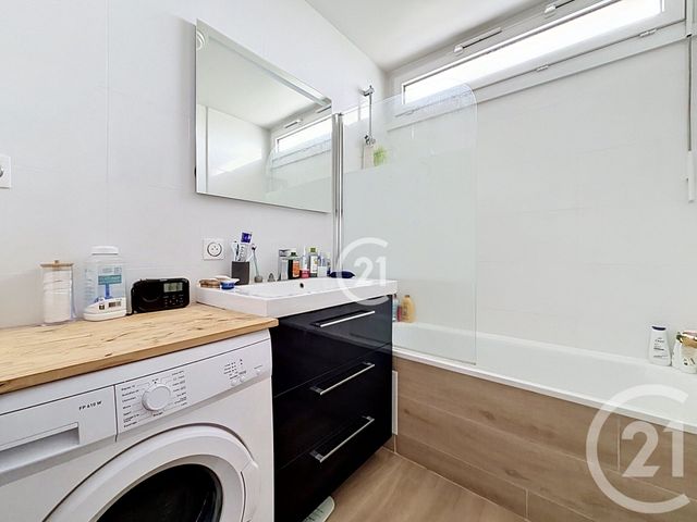 Appartement F4 à vendre - 4 pièces - 72.47 m2 - MONTREUIL - 93 - ILE-DE-FRANCE - Century 21 Boissière Immobilier