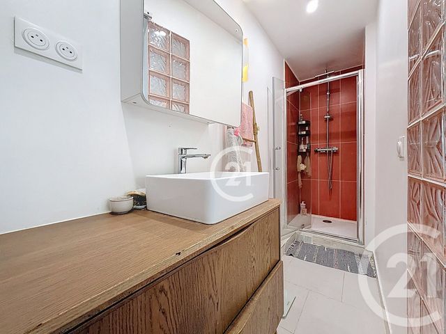 Appartement F2 à vendre - 2 pièces - 42.96 m2 - MONTREUIL - 93 - ILE-DE-FRANCE - Century 21 Boissière Immobilier