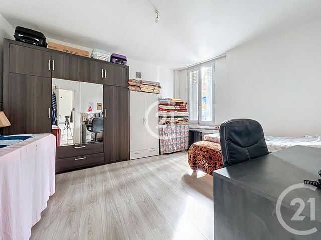 Afficher la photo en grand immeuble à vendre - 322.34 m2 - MONTREUIL - 93 - ILE-DE-FRANCE - Century 21 Boissière Immobilier