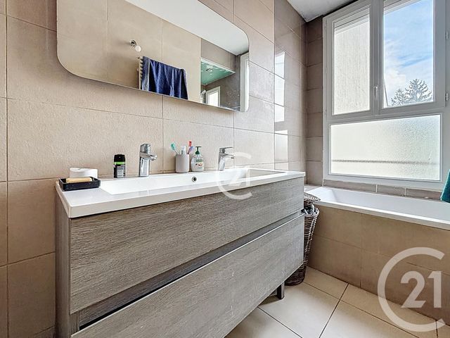 Appartement Autre à vendre - 4 pièces - 76.39 m2 - MONTREUIL - 93 - ILE-DE-FRANCE - Century 21 Boissière Immobilier