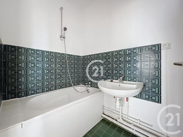 Appartement F4 à vendre - 4 pièces - 77.59 m2 - MONTREUIL - 93 - ILE-DE-FRANCE - Century 21 Boissière Immobilier