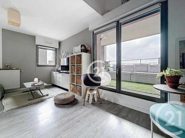 Appartement Duplex à vendre - 3 pièces - 65.82 m2 - MONTREUIL - 93 - ILE-DE-FRANCE - Century 21 Boissière Immobilier