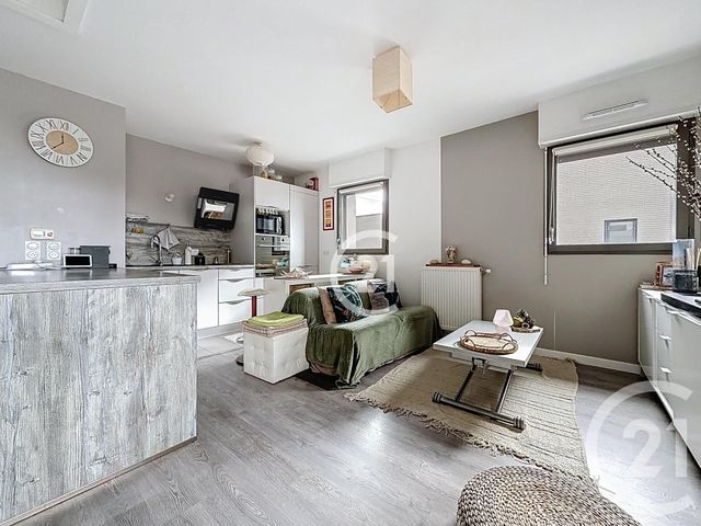 Appartement Duplex à vendre - 3 pièces - 65.82 m2 - MONTREUIL - 93 - ILE-DE-FRANCE - Century 21 Boissière Immobilier