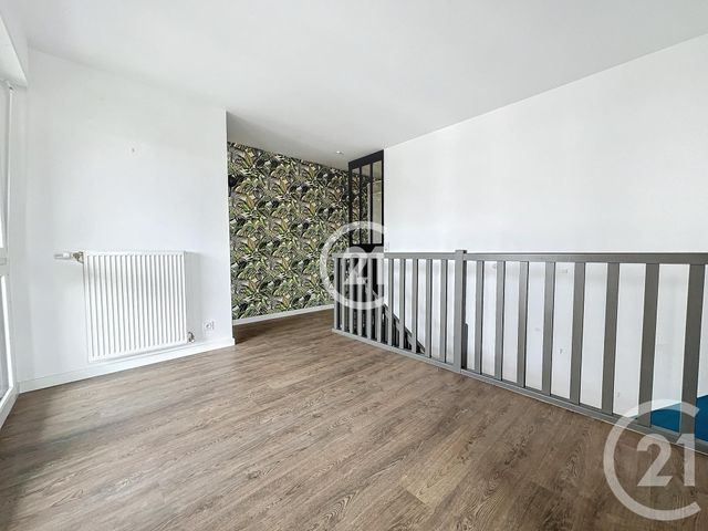 Appartement Duplex à vendre - 2 pièces - 42.06 m2 - MONTREUIL - 93 - ILE-DE-FRANCE - Century 21 Boissière Immobilier