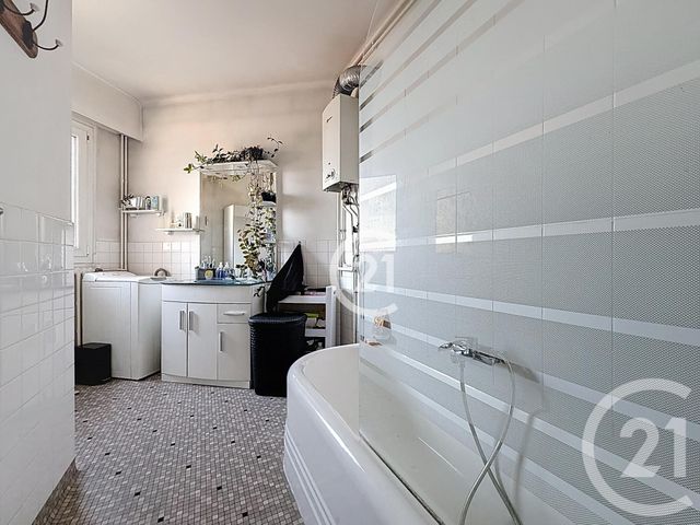 Appartement F3 à vendre - 3 pièces - 61.21 m2 - NOISY LE SEC - 93 - ILE-DE-FRANCE - Century 21 Boissière Immobilier