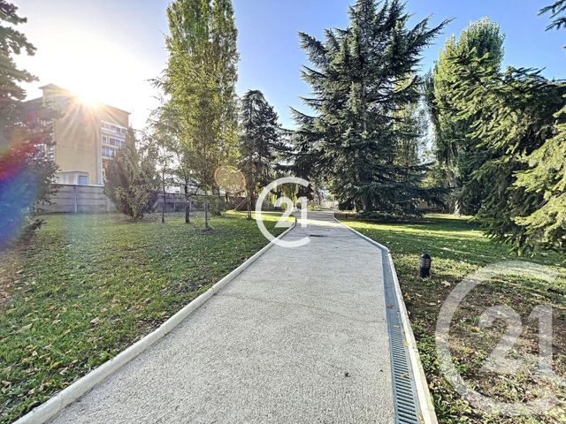 Appartement F2 à louer - 2 pièces - 42.77 m2 - ROMAINVILLE - 93 - ILE-DE-FRANCE - Century 21 Boissière Immobilier