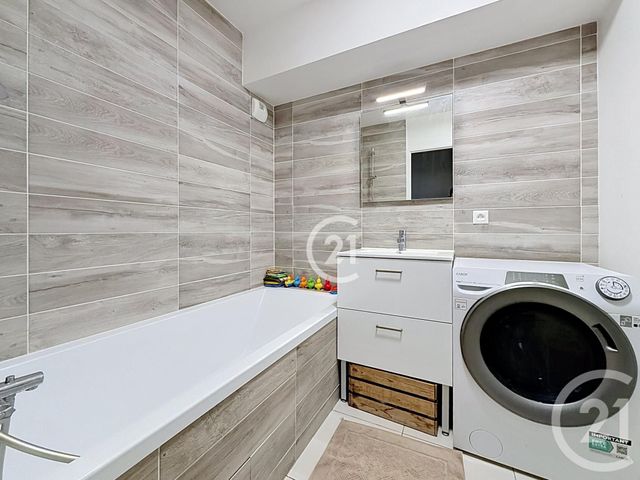 Appartement F4 à vendre - 4 pièces - 80.2 m2 - MONTREUIL - 93 - ILE-DE-FRANCE - Century 21 Boissière Immobilier