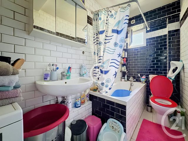 Appartement F3 à vendre - 3 pièces - 45.44 m2 - MONTREUIL - 93 - ILE-DE-FRANCE - Century 21 Boissière Immobilier