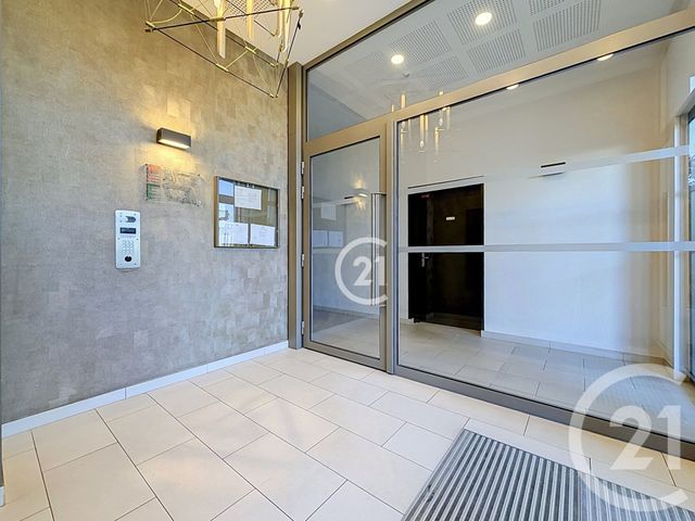 Appartement Duplex à vendre - 3 pièces - 68.3 m2 - MONTREUIL - 93 - ILE-DE-FRANCE - Century 21 Boissière Immobilier