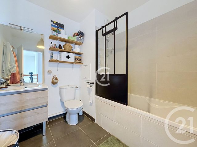 Appartement Duplex à vendre - 3 pièces - 68.3 m2 - MONTREUIL - 93 - ILE-DE-FRANCE - Century 21 Boissière Immobilier