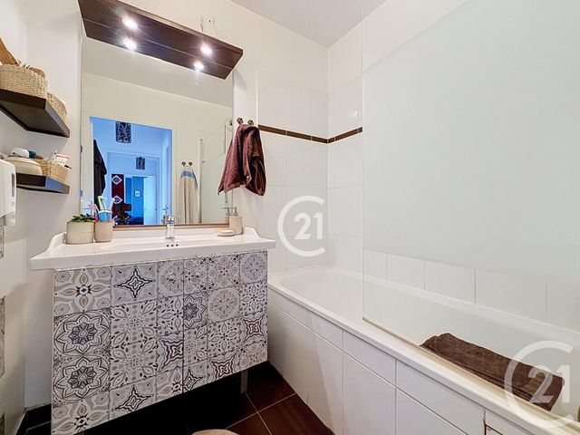 Appartement F3 à vendre - 3 pièces - 59.93 m2 - MONTREUIL - 93 - ILE-DE-FRANCE - Century 21 Boissière Immobilier